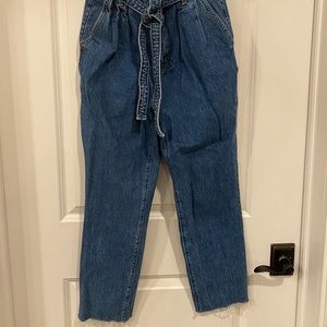 Like new: Paper bag tie belt mom jeans